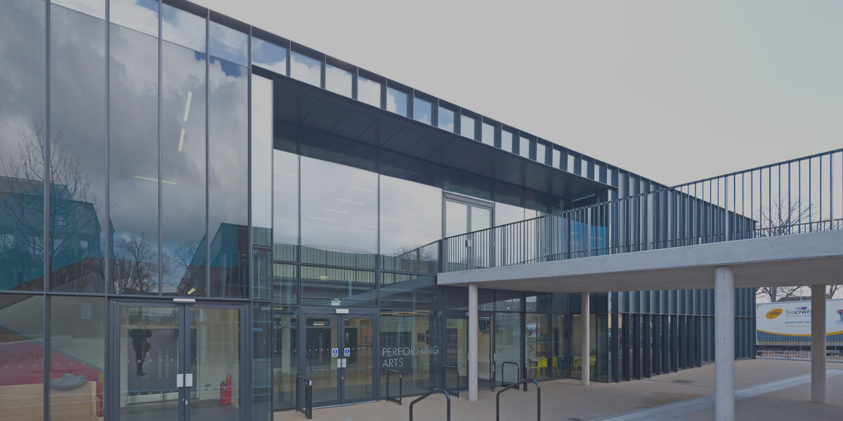 Aluminium curtain walling