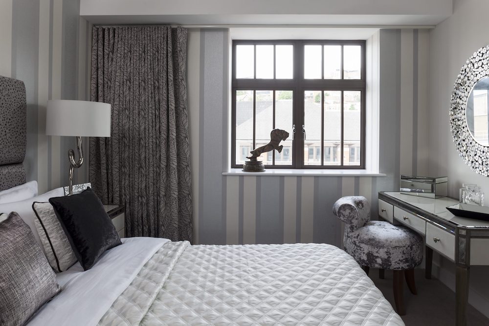 Bedroom with Aluminium Window